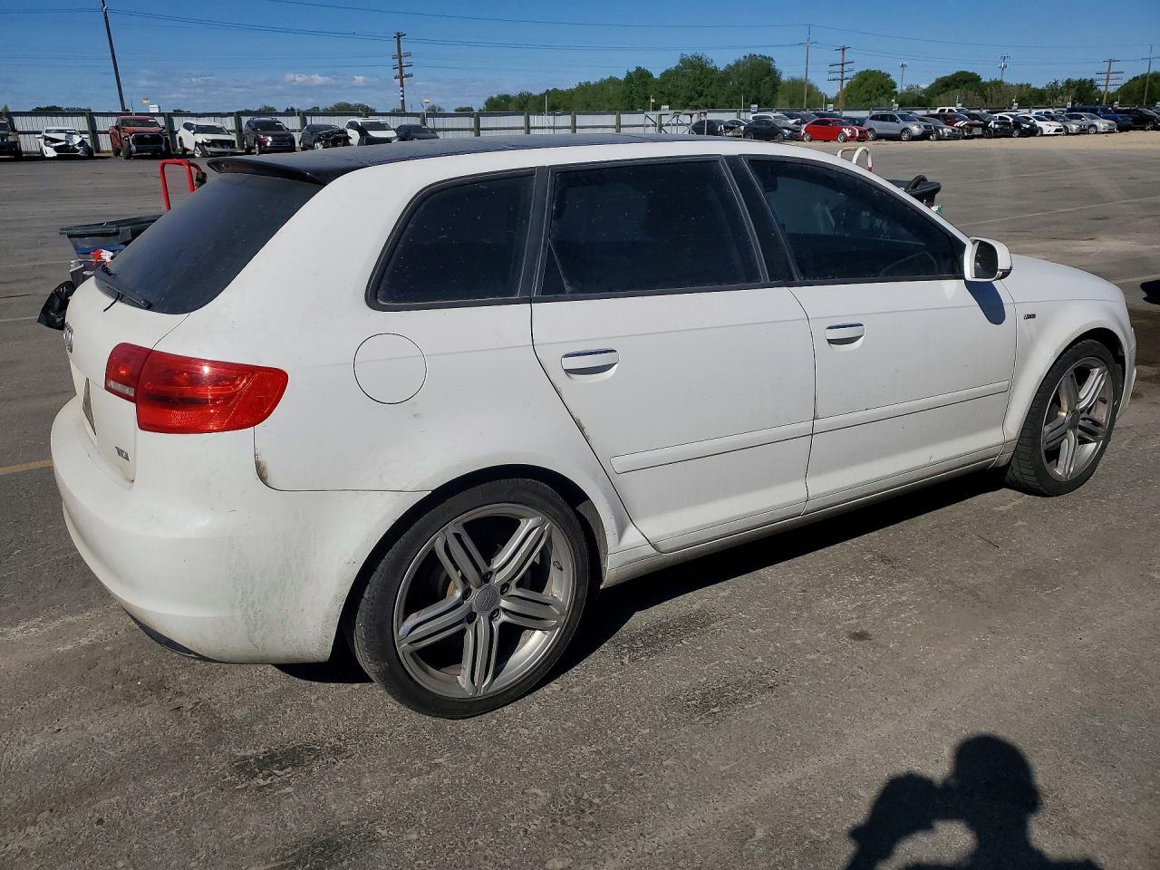 2011 Audi A3 Premium Plus - Фото 3