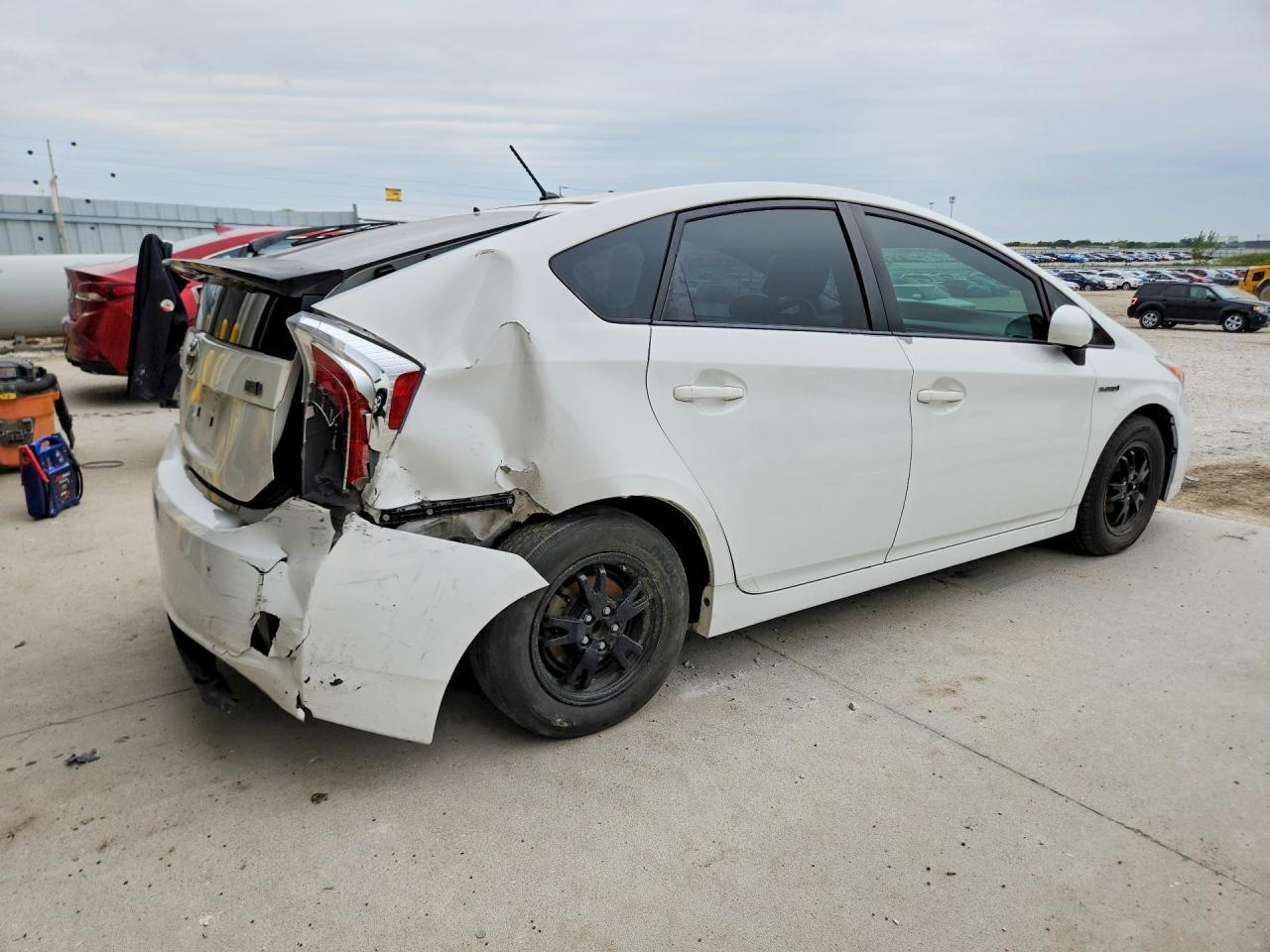 2014 Toyota Prius Two - Image 3