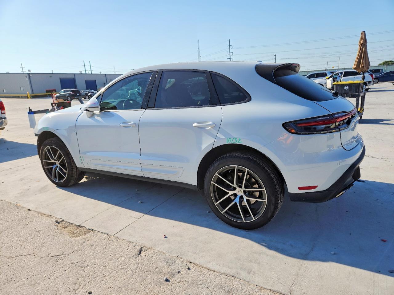 2025 Porsche Macan Base - Фото 2