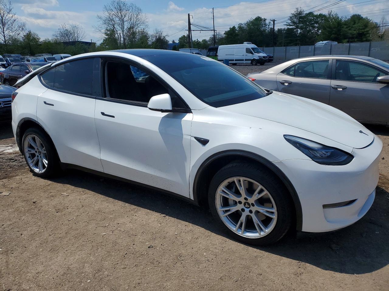 2021 Tesla Model Y - Image 4