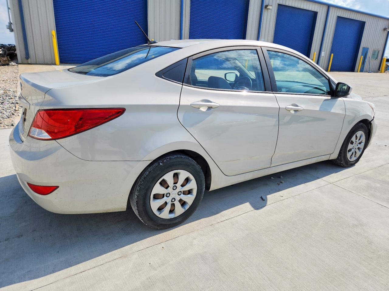 2016 Hyundai Accent Se - Фото 3