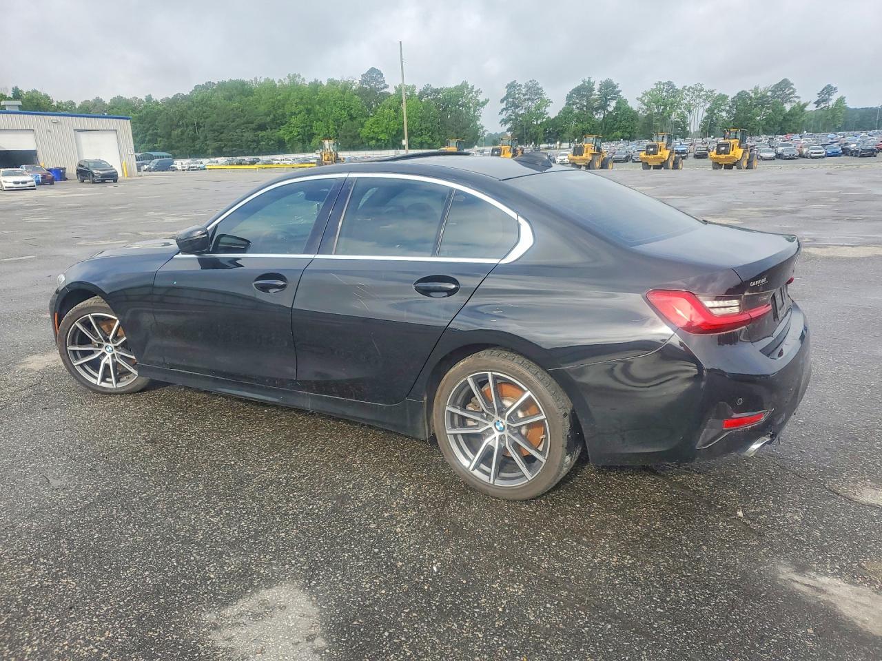 2019 BMW 330I - Фото 2