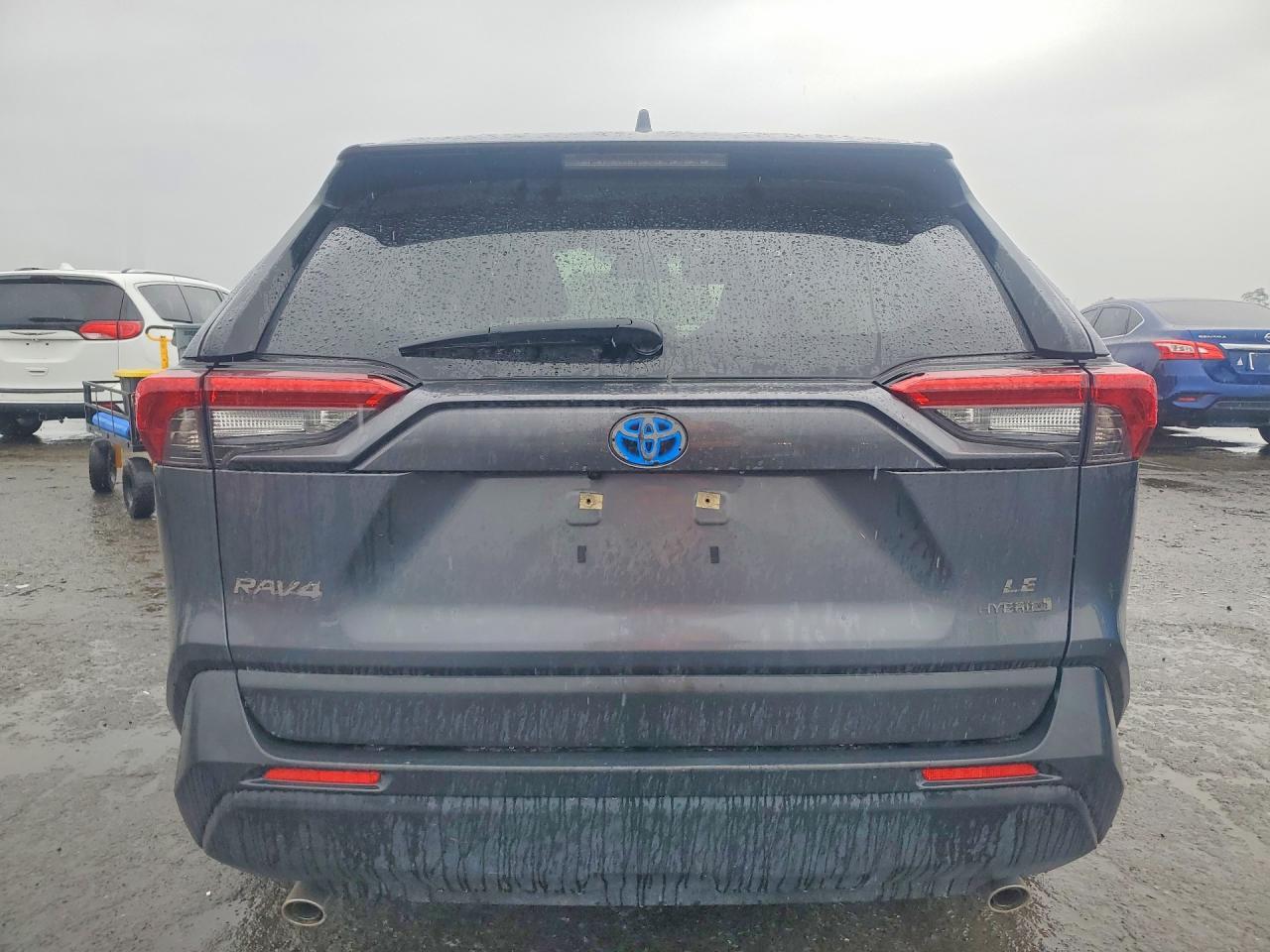 2022 Toyota Rav4 Le - Фото 6