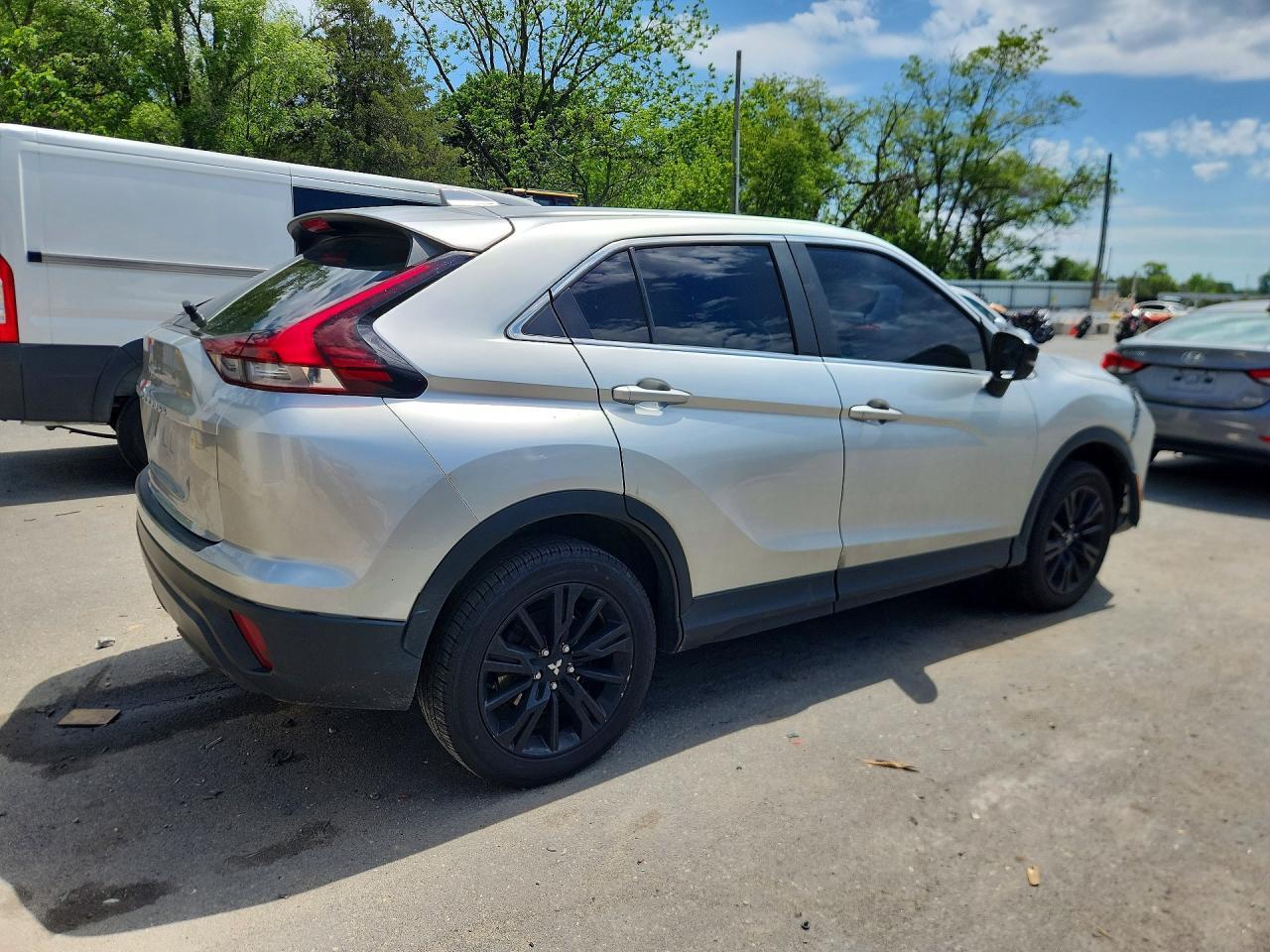 2023 Mitsubishi Eclipse Cross Le - Image 3