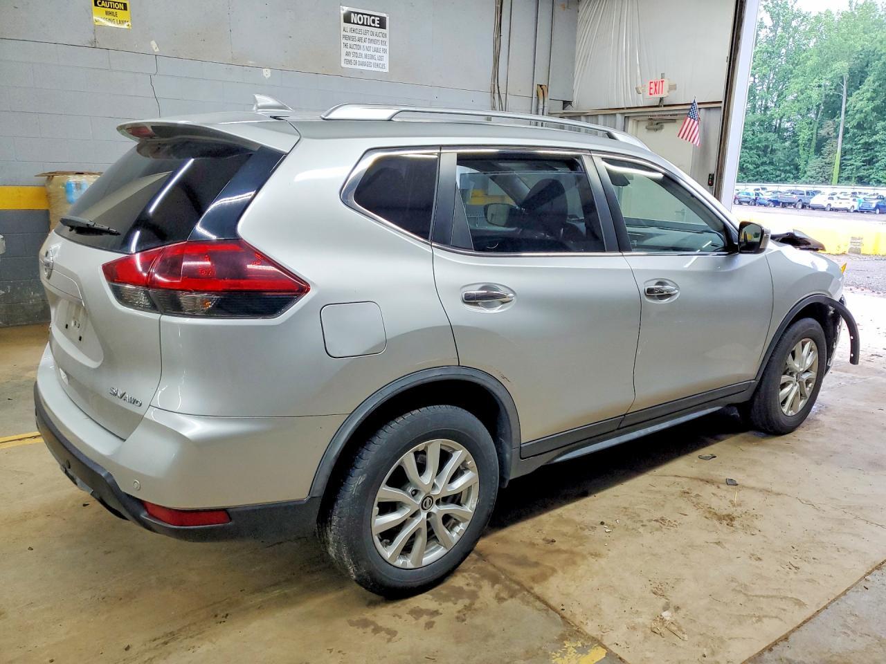 2020 Nissan Rogue Sv - Фото 3