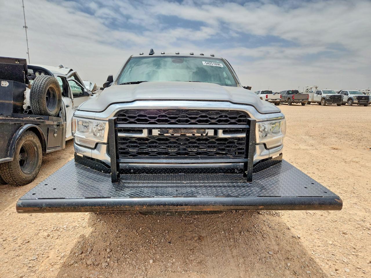 2022 Ram 3500 Tradesman - Фото 5