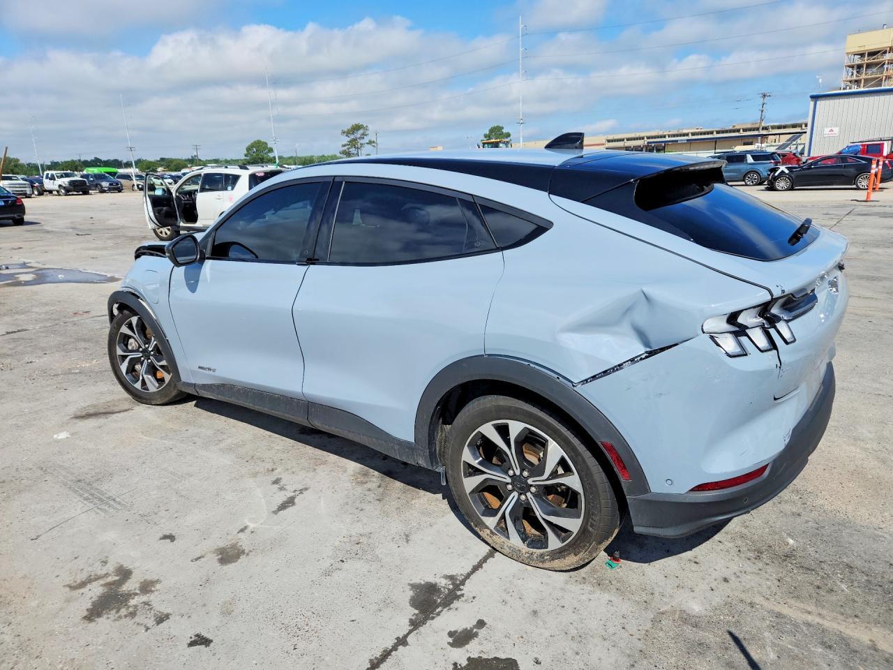2024 Ford Mustang Mach-E Select - Фото 2