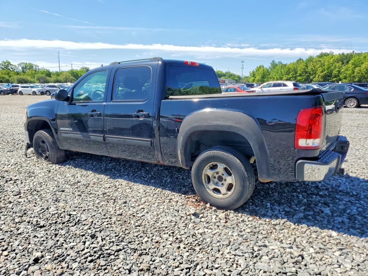 2011 GMC Sierra K1500 Slt - Image 2