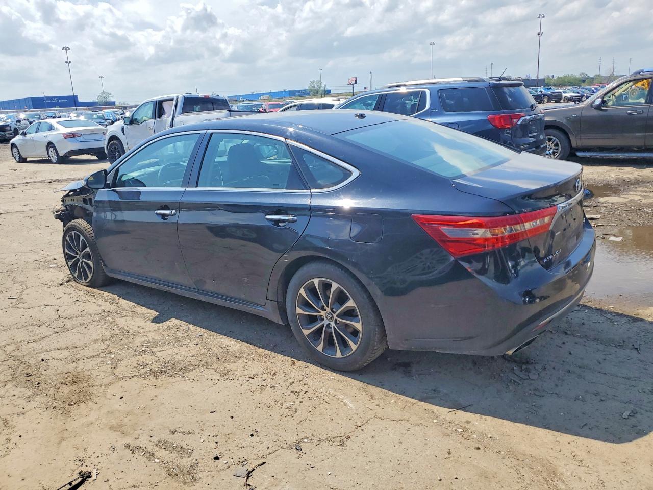 2018 Toyota Avalon Xle Premium - Image 2