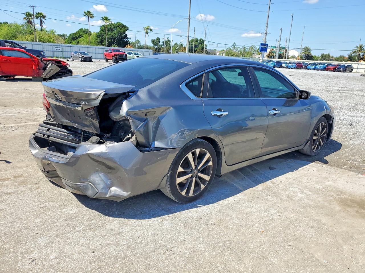 2017 Nissan Altima 2.5 Sr - Фото 3