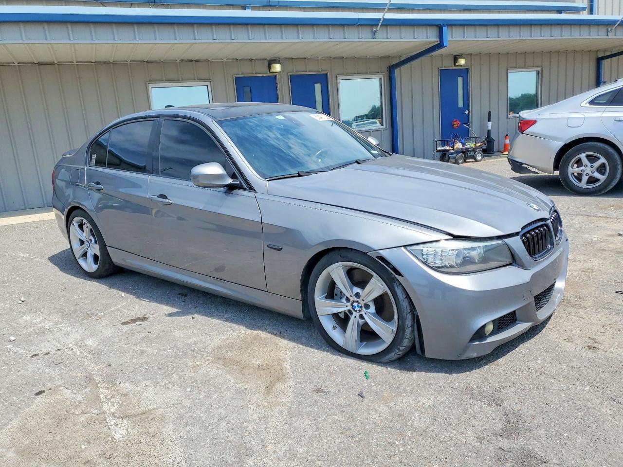 2009 BMW 335 I - Image 4