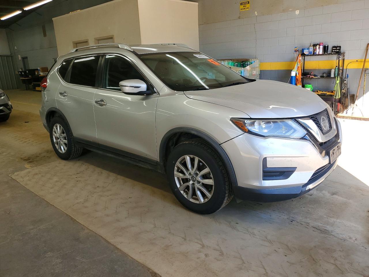 2017 Nissan Rogue Sv - Image 4