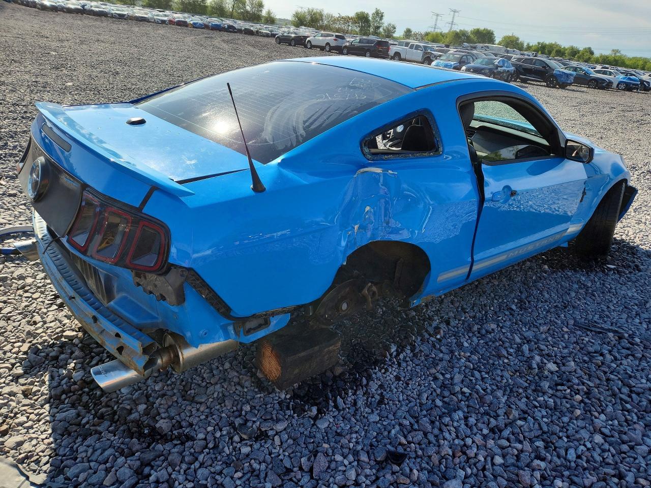2013 Ford Mustang - Фото 3