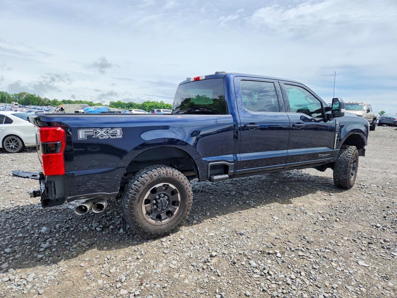 2025 Ford F350 Super Duty - Фото 3