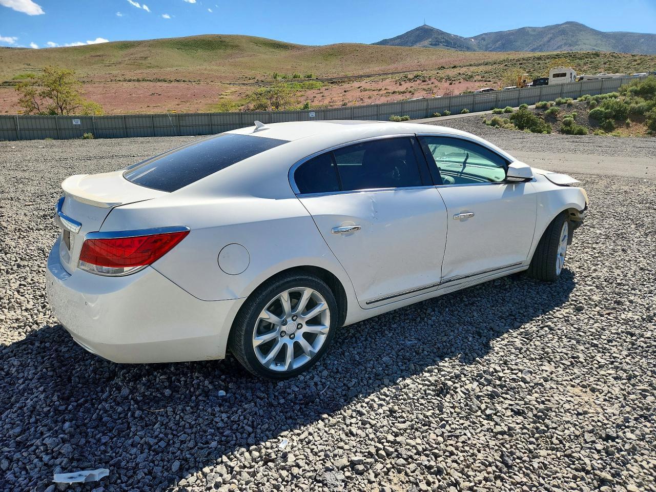 2011 Buick Lacrosse Cxs - Image 3