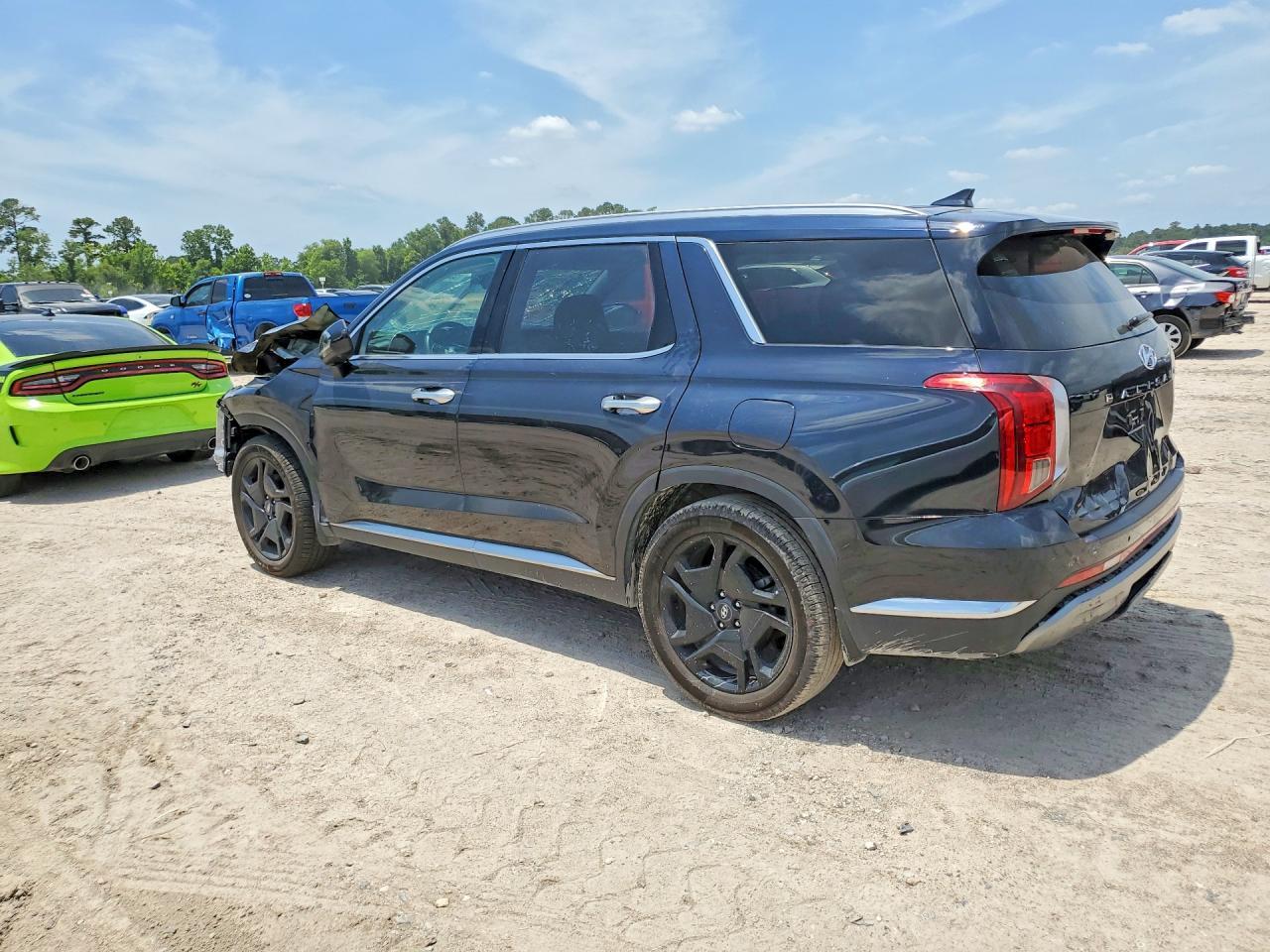 2023 Hyundai Palisade Limited - Image 2