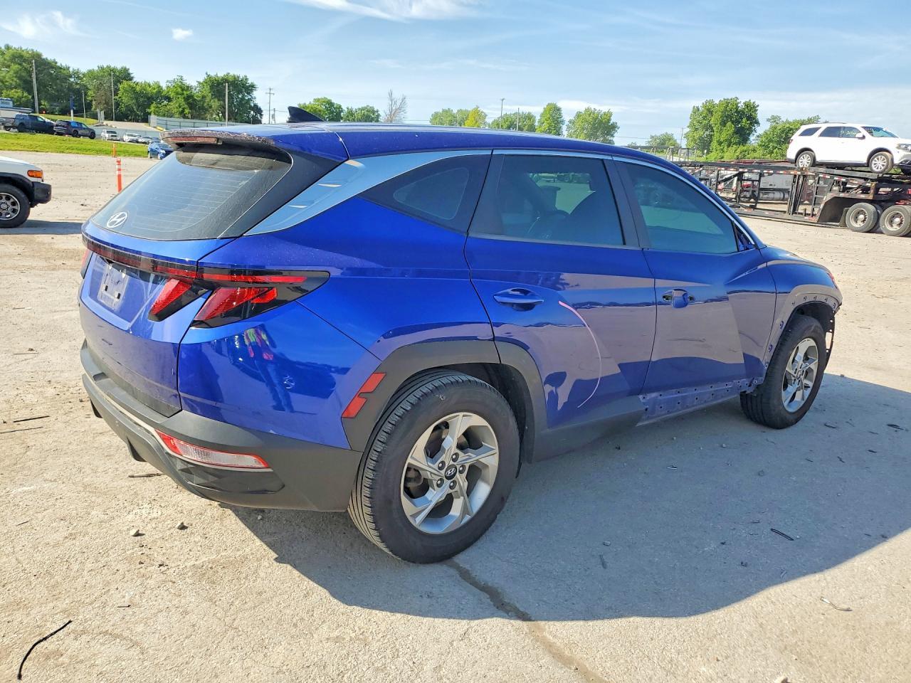 2022 Hyundai Tucson Se - Image 3
