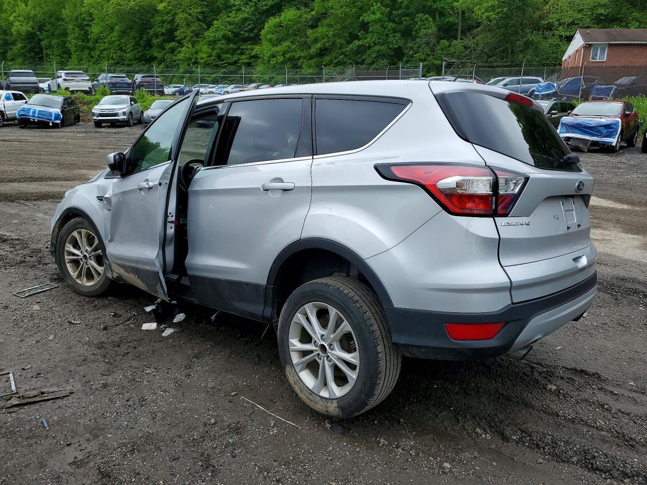 2017 Ford Escape Se - Фото 2