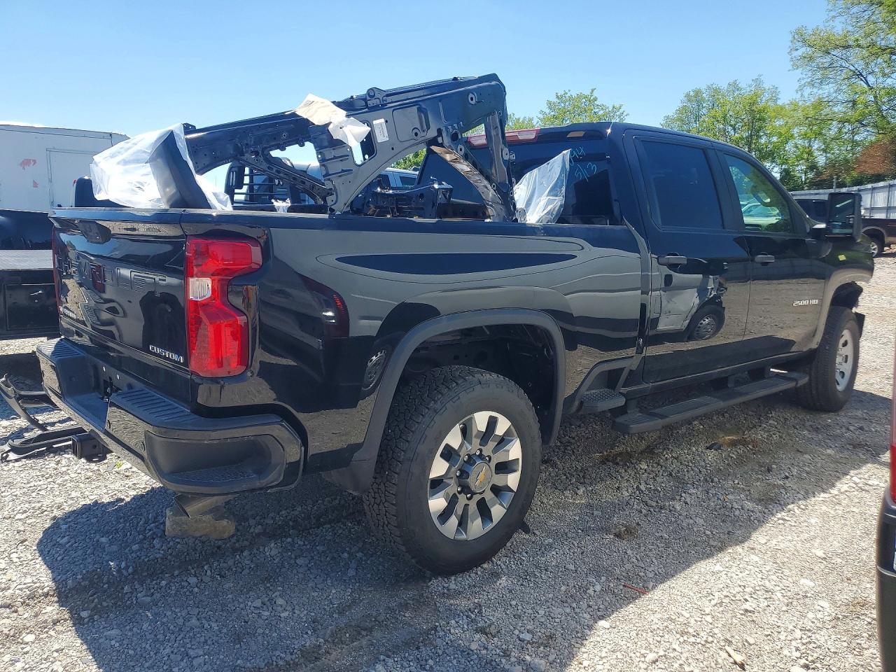 2018 Chevrolet Silverado K2500 Custom - Image 3