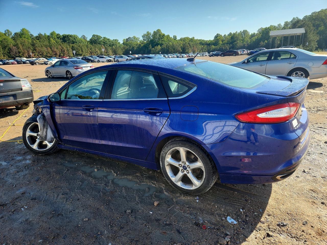 2016 Ford Fusion Se - Image 2