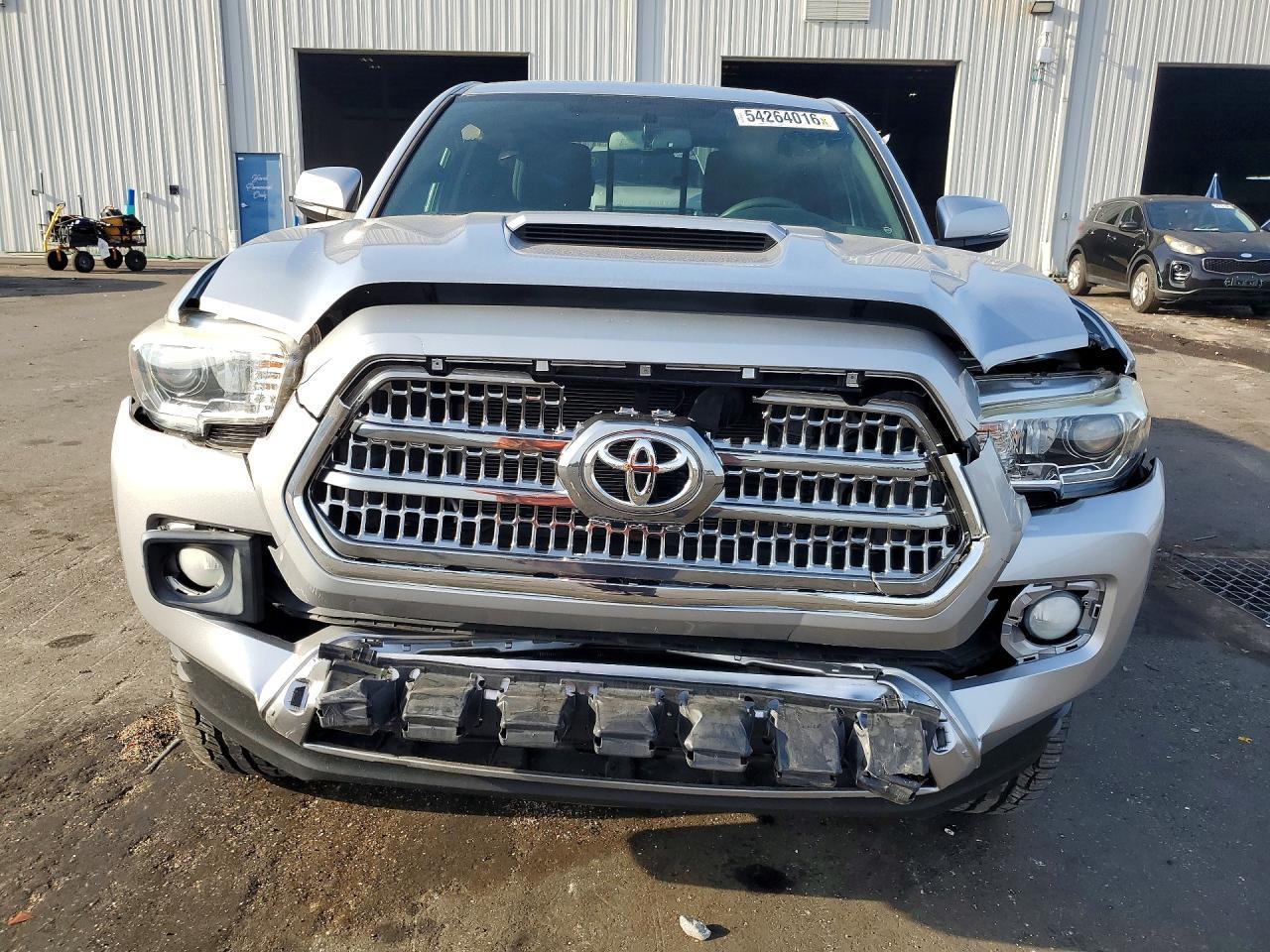2017 Toyota Tacoma Trd Sport - Фото 5