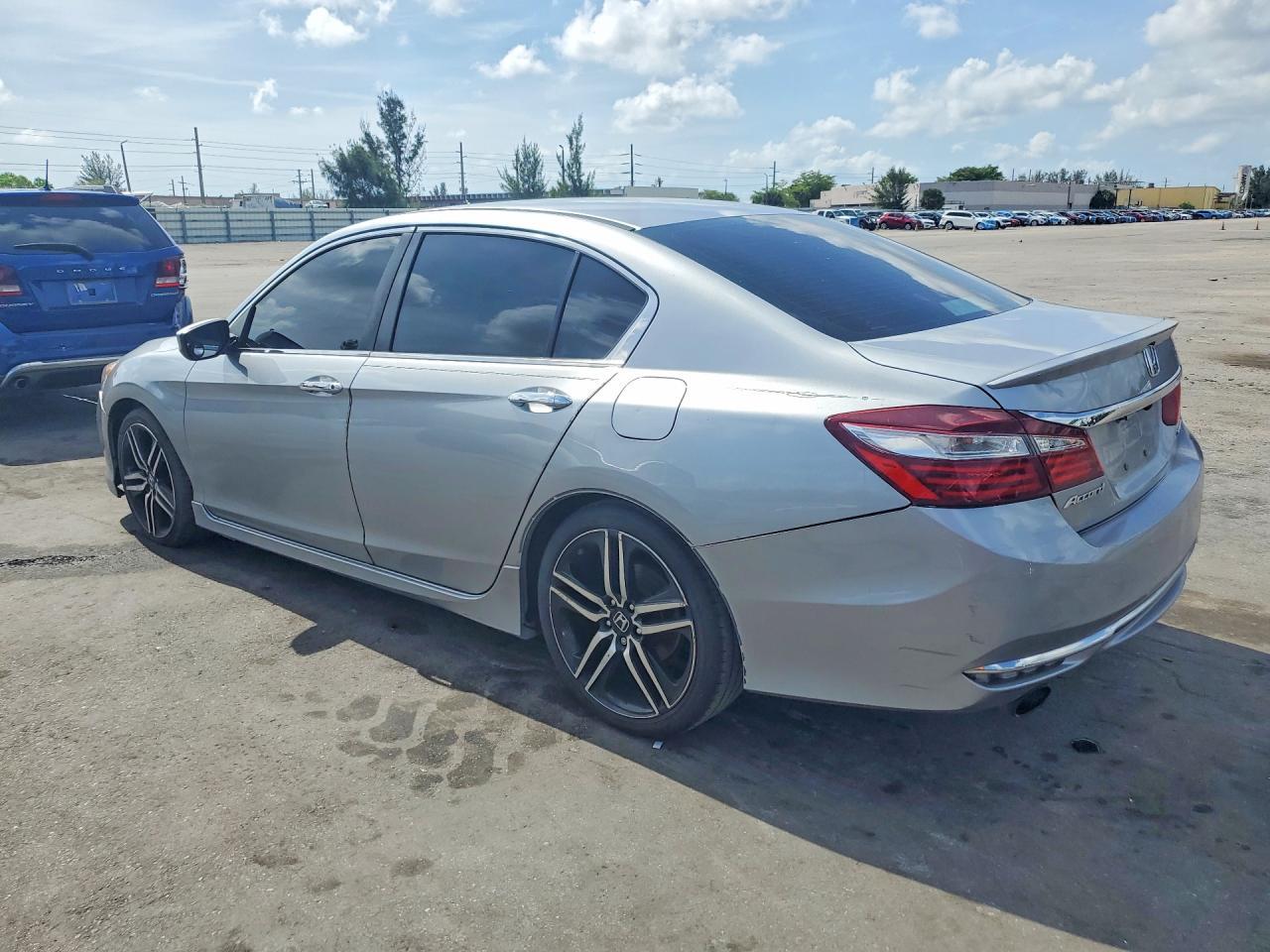 2017 Honda Accord Sport Spe - Image 2