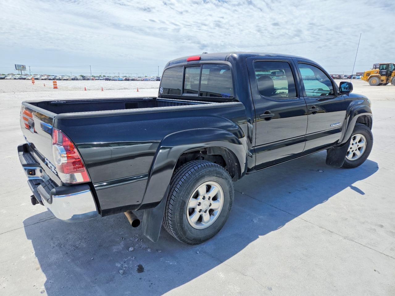 2010 Toyota Tacoma Double Cab Prerunner - Image 3