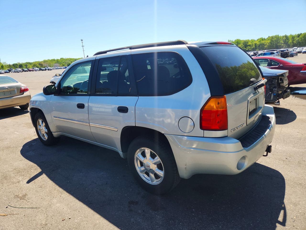 2008 GMC Envoy - Фото 2