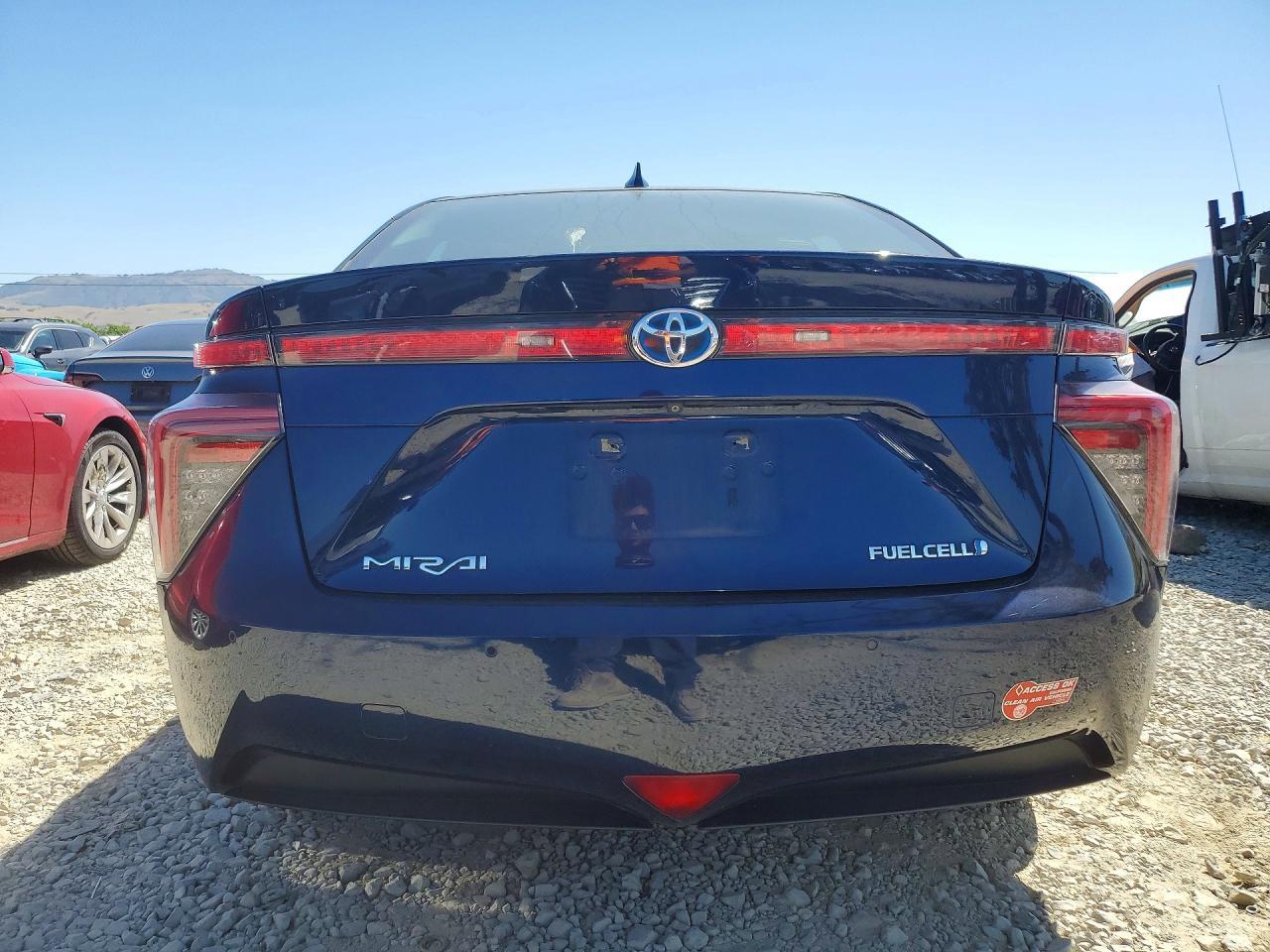 2017 Toyota Mirai Base - Image 6