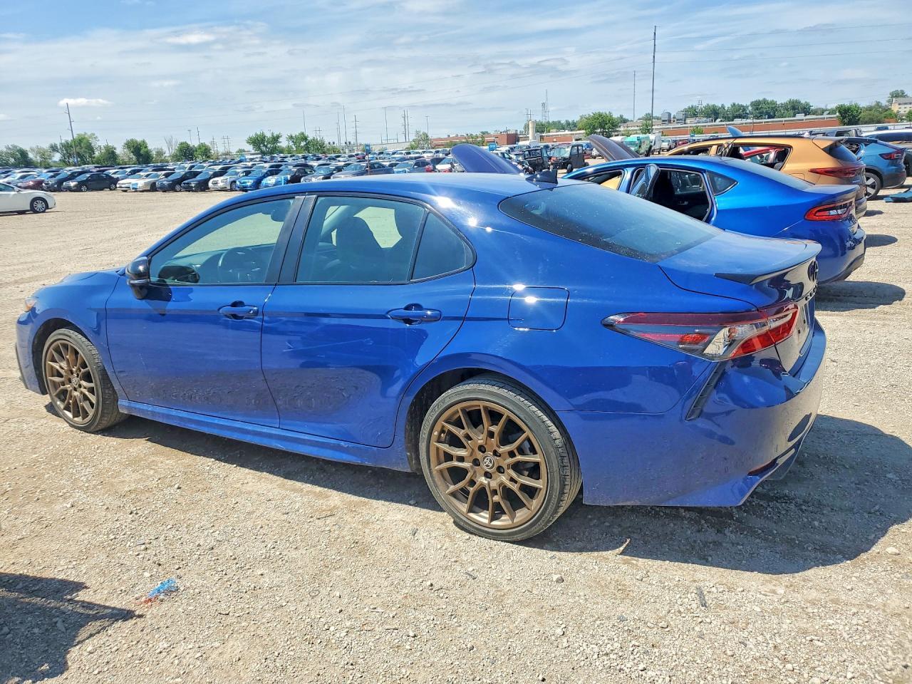 2024 Toyota Camry - Фото 2