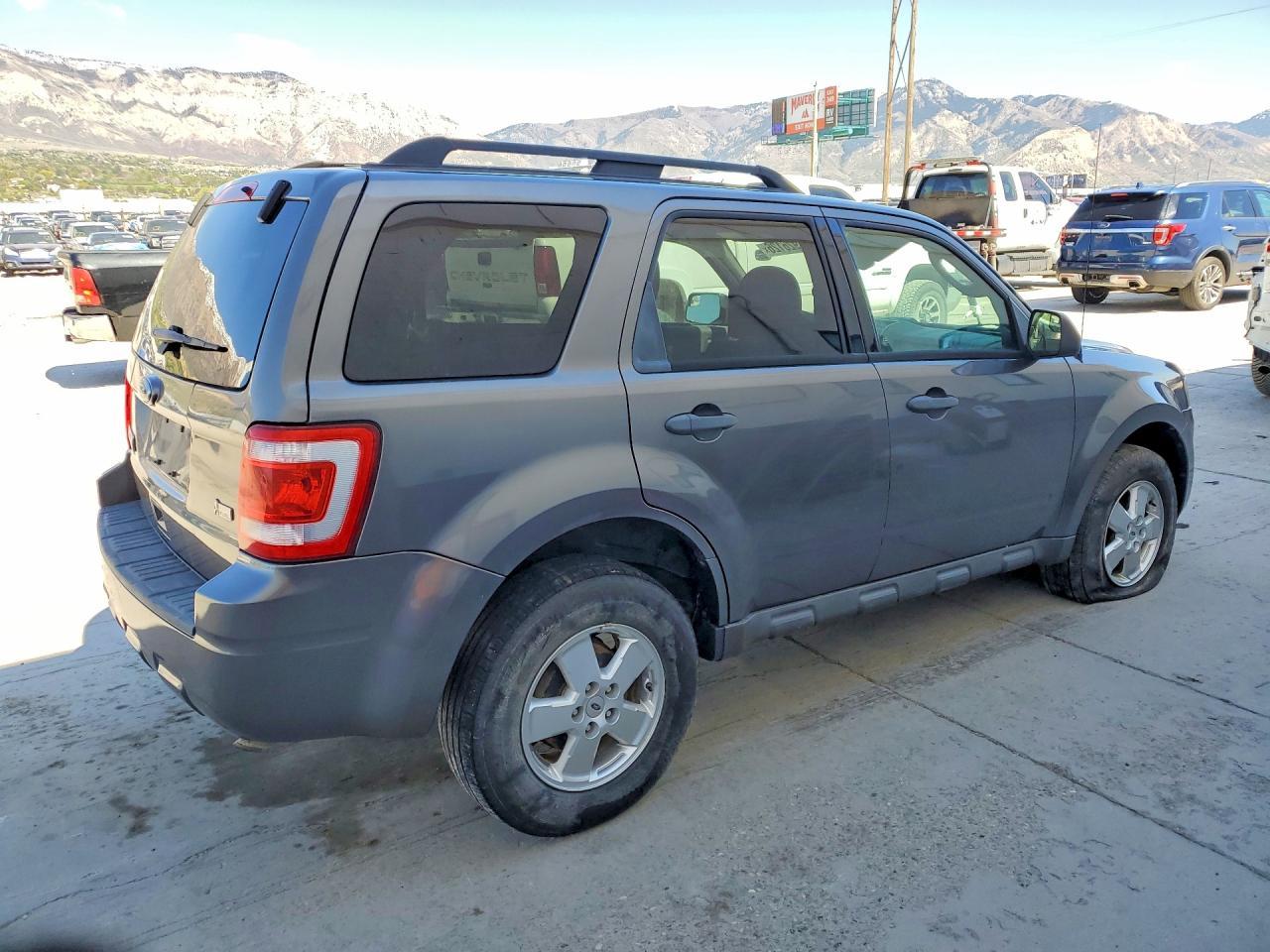 2010 Ford Escape - Image 3