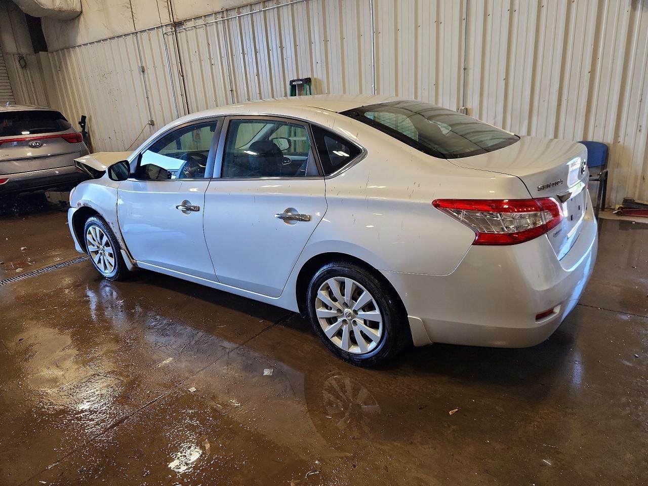 2014 Nissan Sentra S - Фото 2