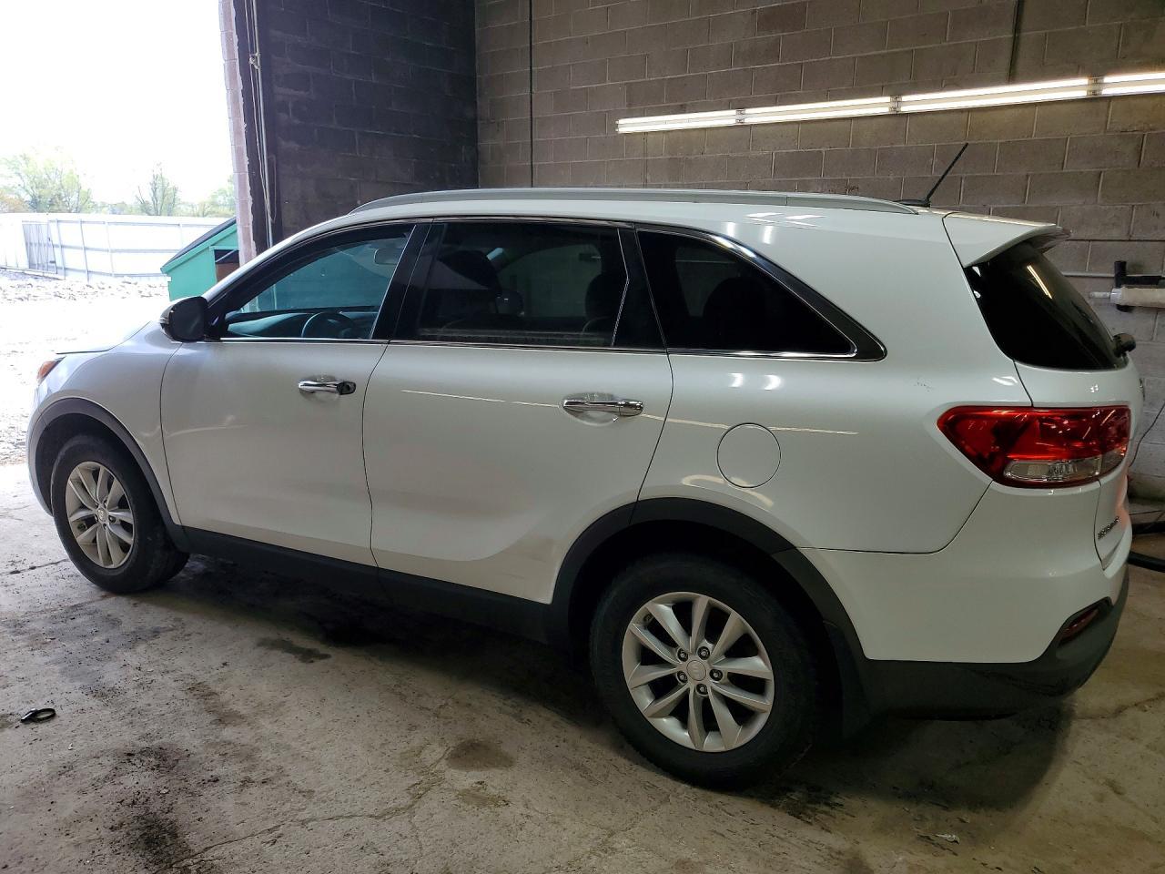 2017 Kia Sorento Lx - Image 2
