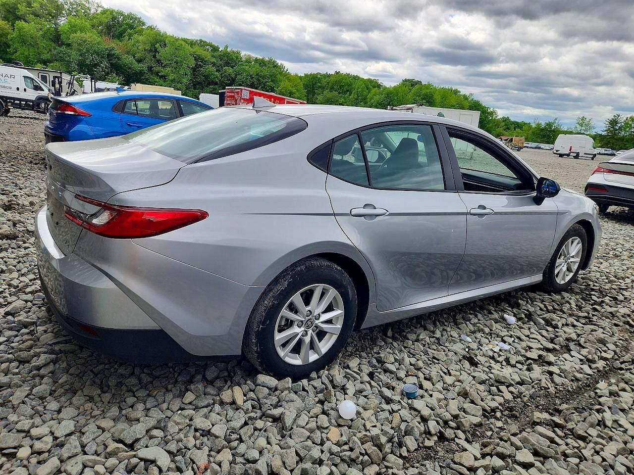 2025 Toyota Camry Le - Фото 3