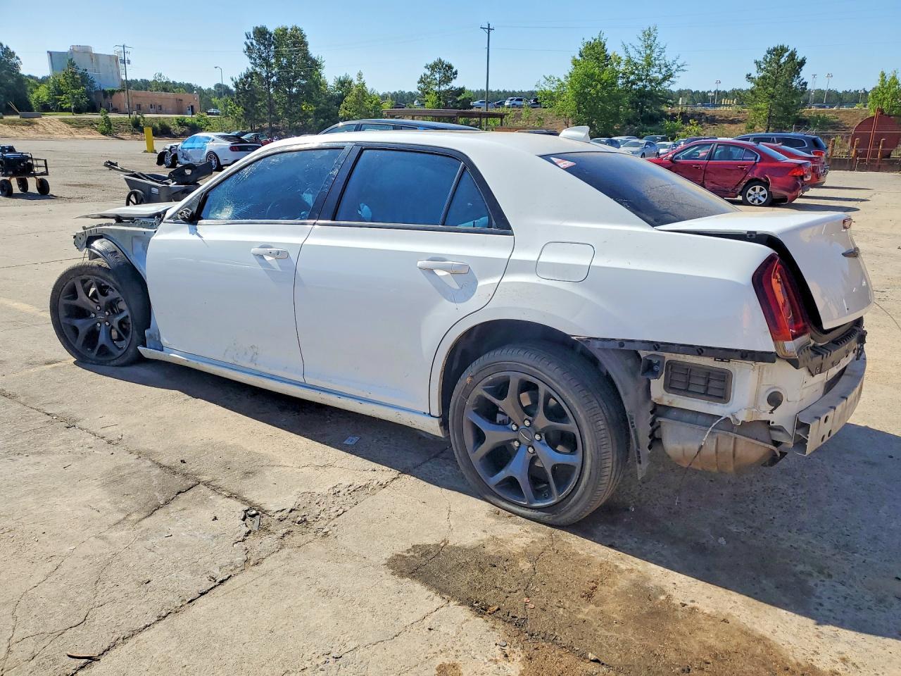 2023 Chrysler 300 S - Фото 2