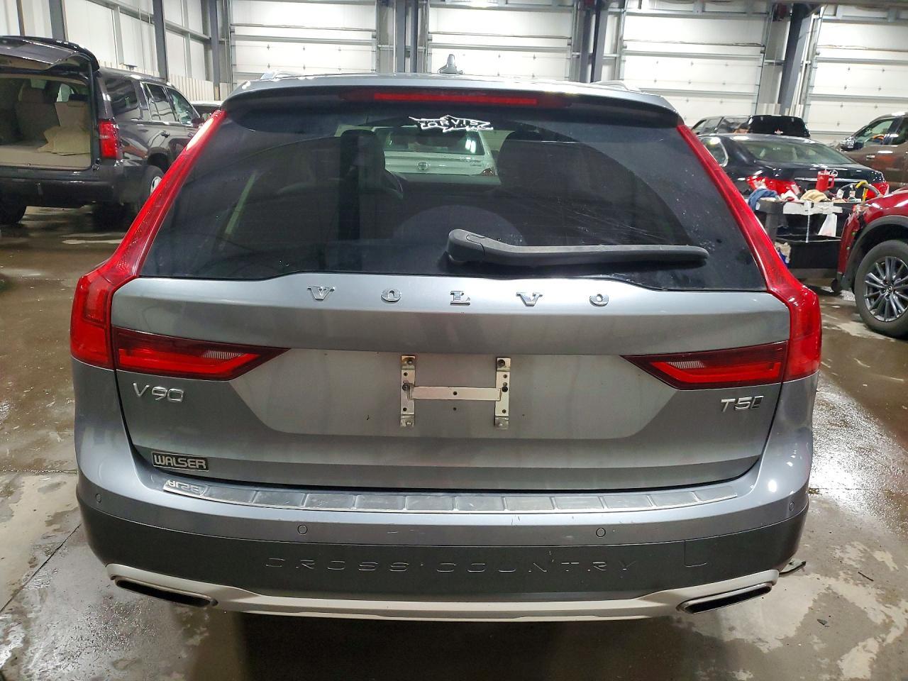 2019 Volvo V90 Cross Country T5 Momentum - Фото 6