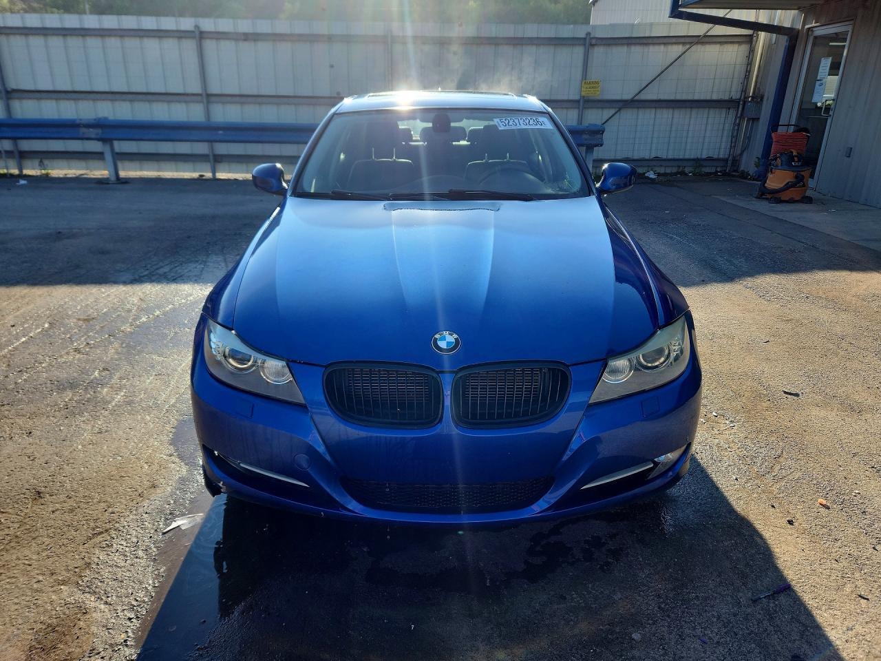 2011 BMW 335 Xi - Фото 5