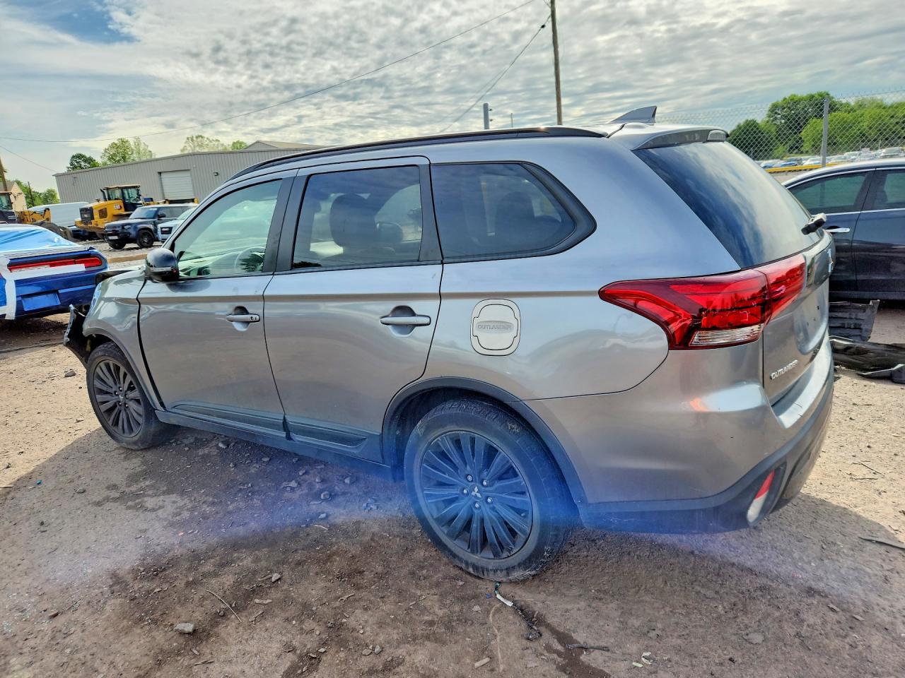 2020 Mitsubishi Outlander Se - Image 2