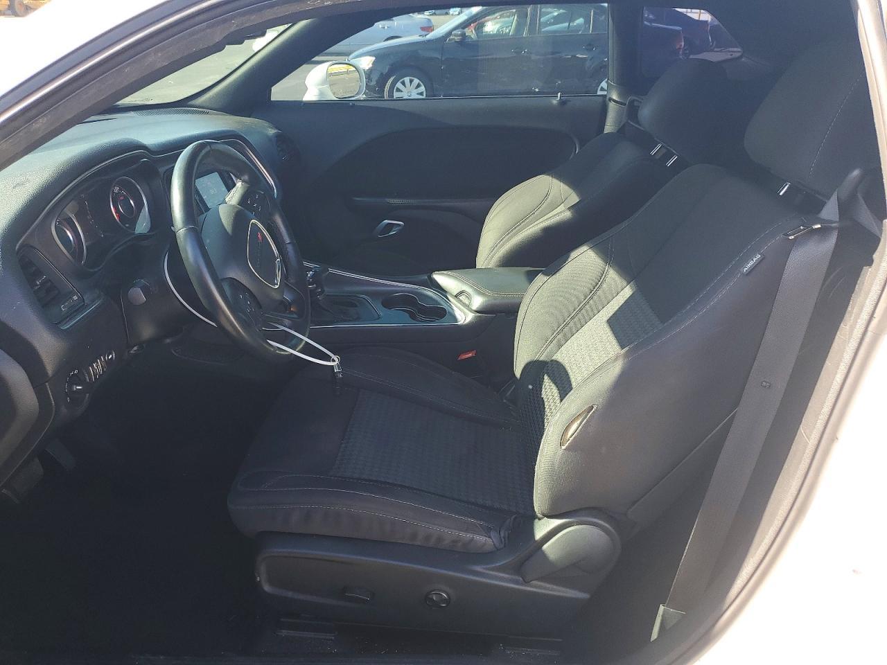 2015 Dodge Challenger Sxt - Image 7