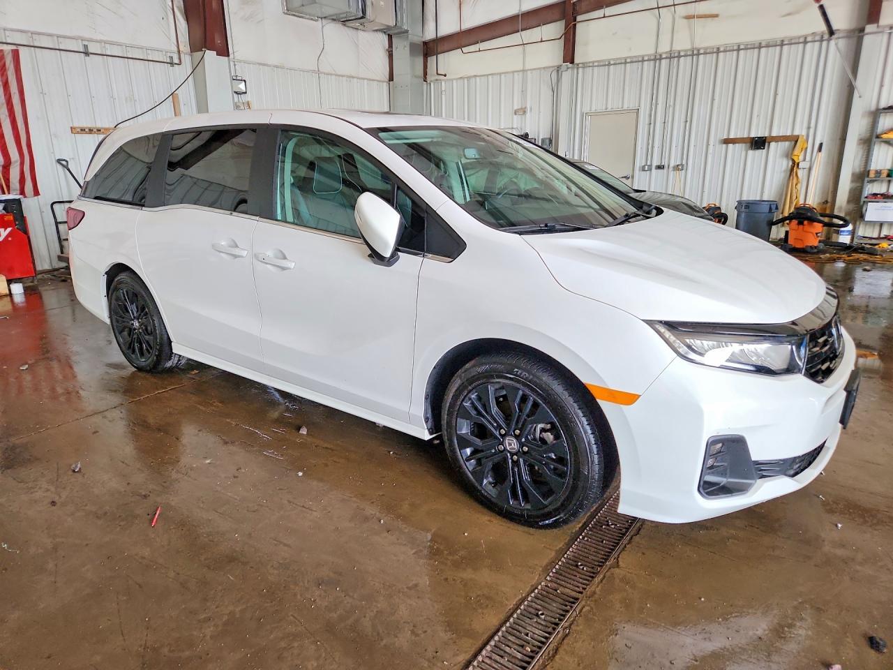 2025 Honda Odyssey Touring - Фото 4