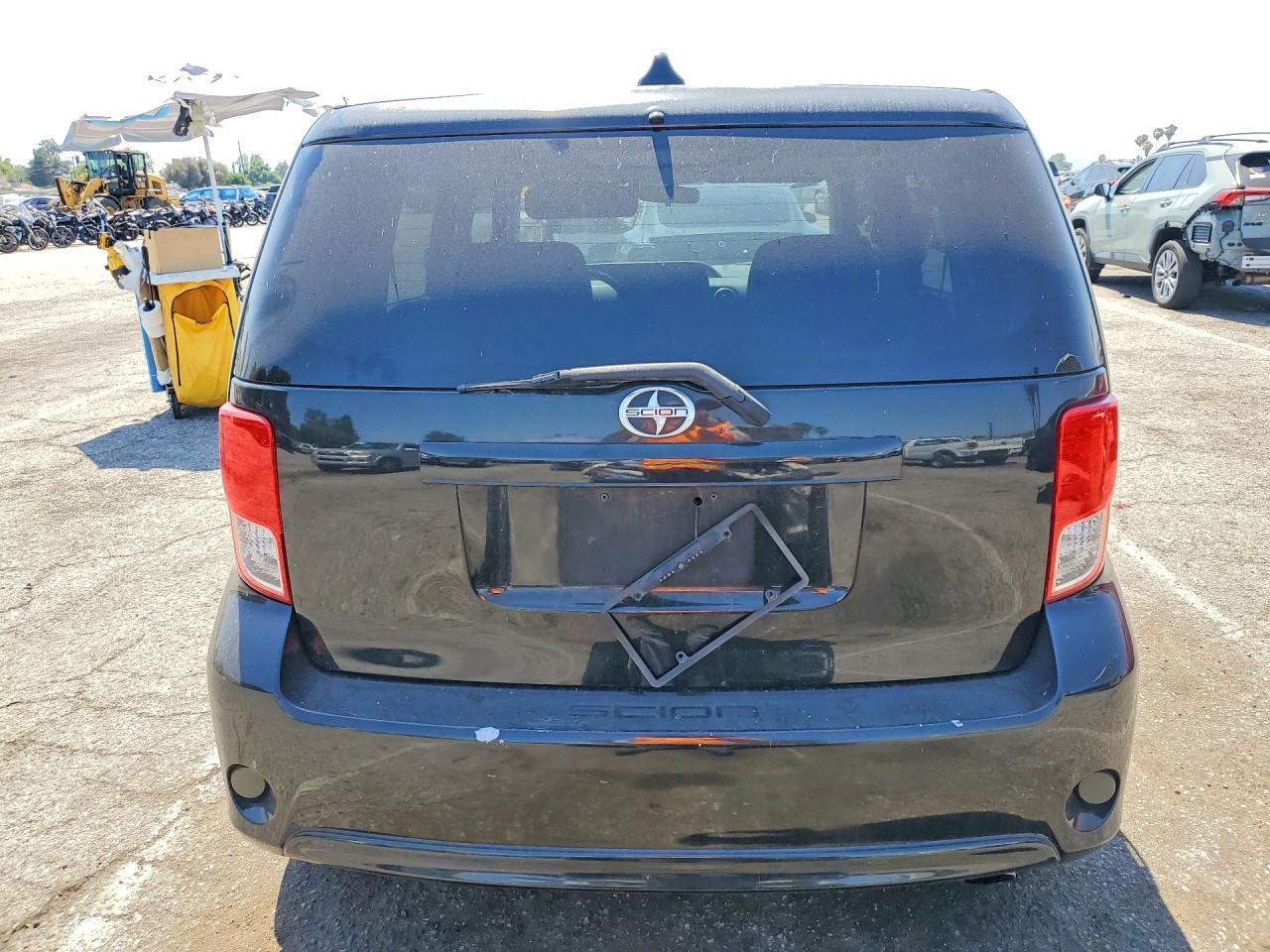 2013 Scion Xb Base - Фото 6