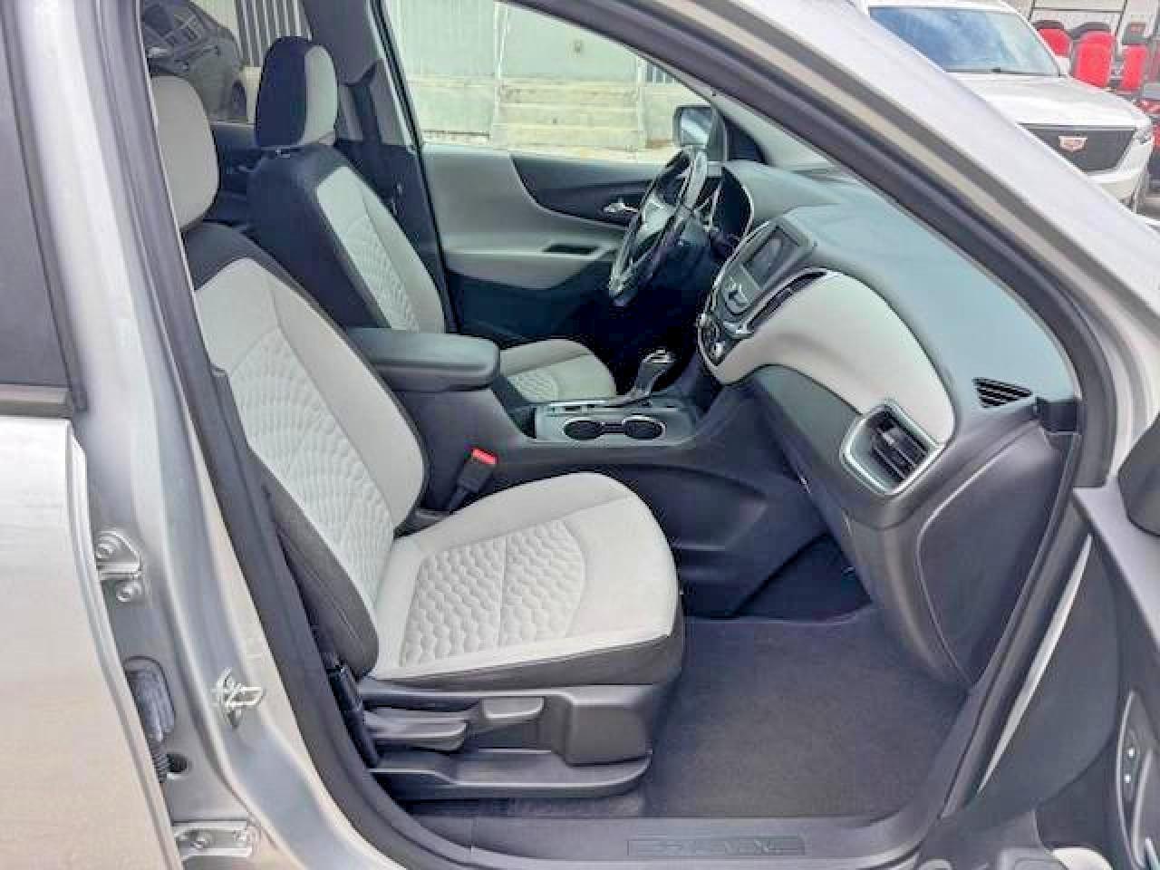 2020 Chevrolet Equinox Ls - Image 7