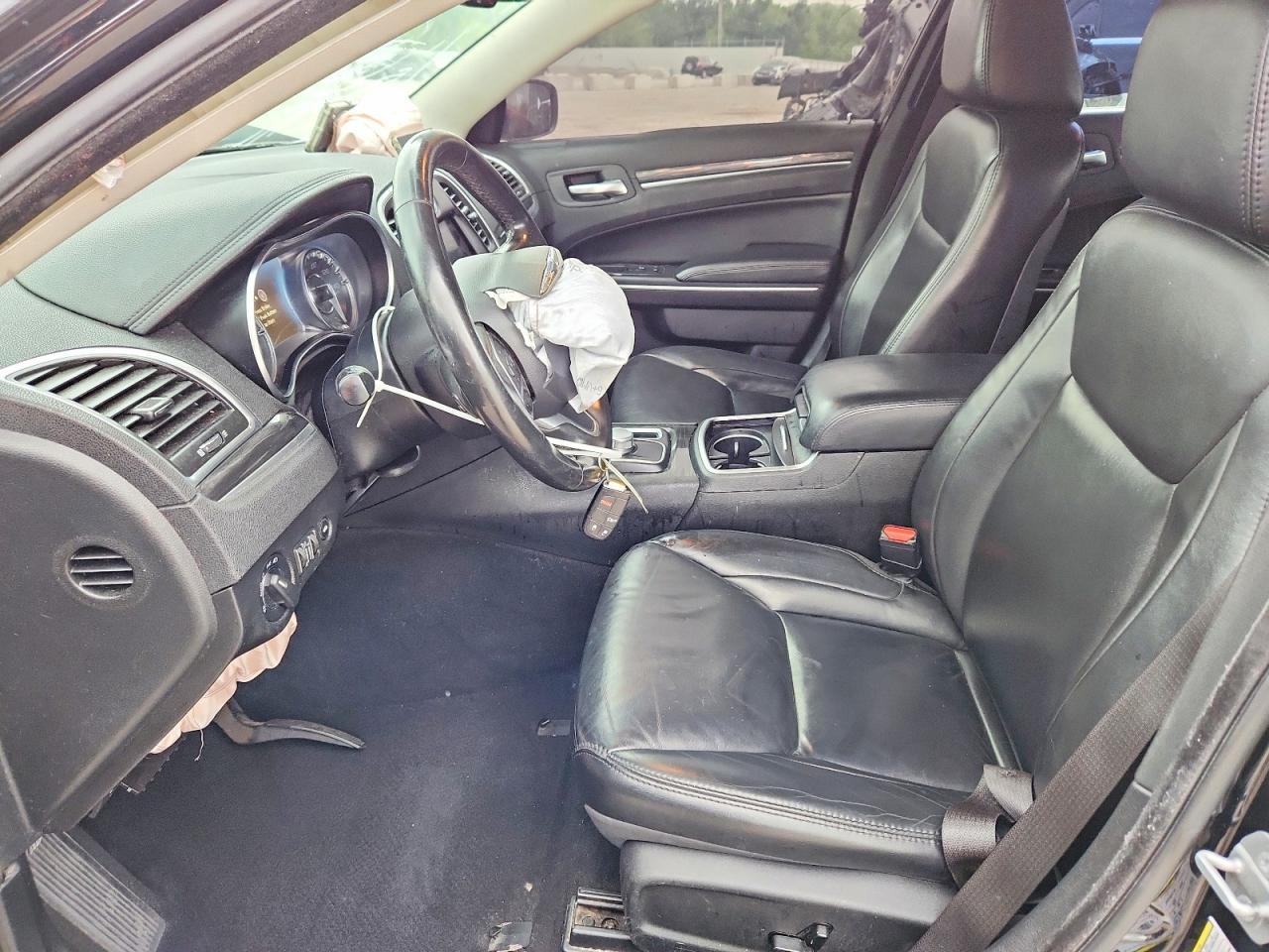 2019 Chrysler 300 Touring - Image 7