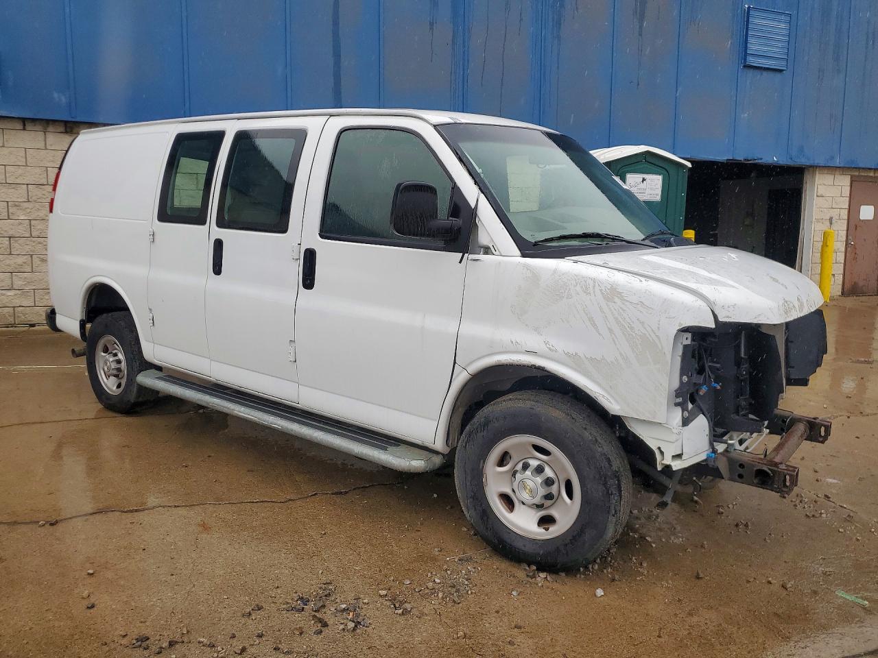 2022 Chevrolet Express G2500 Delivery Van - Фото 4