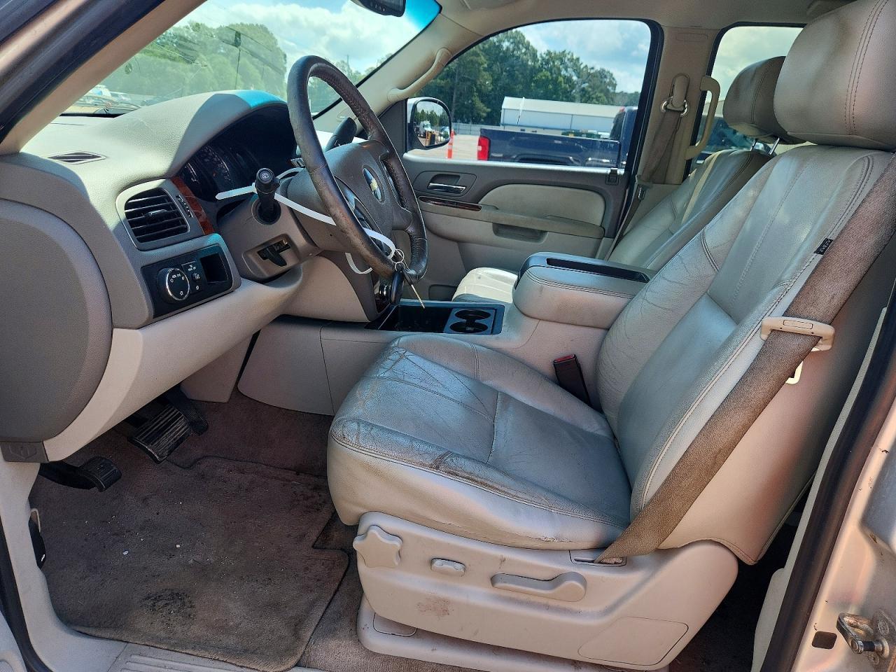 2011 Chevrolet Suburban C1500 Lt - Image 7