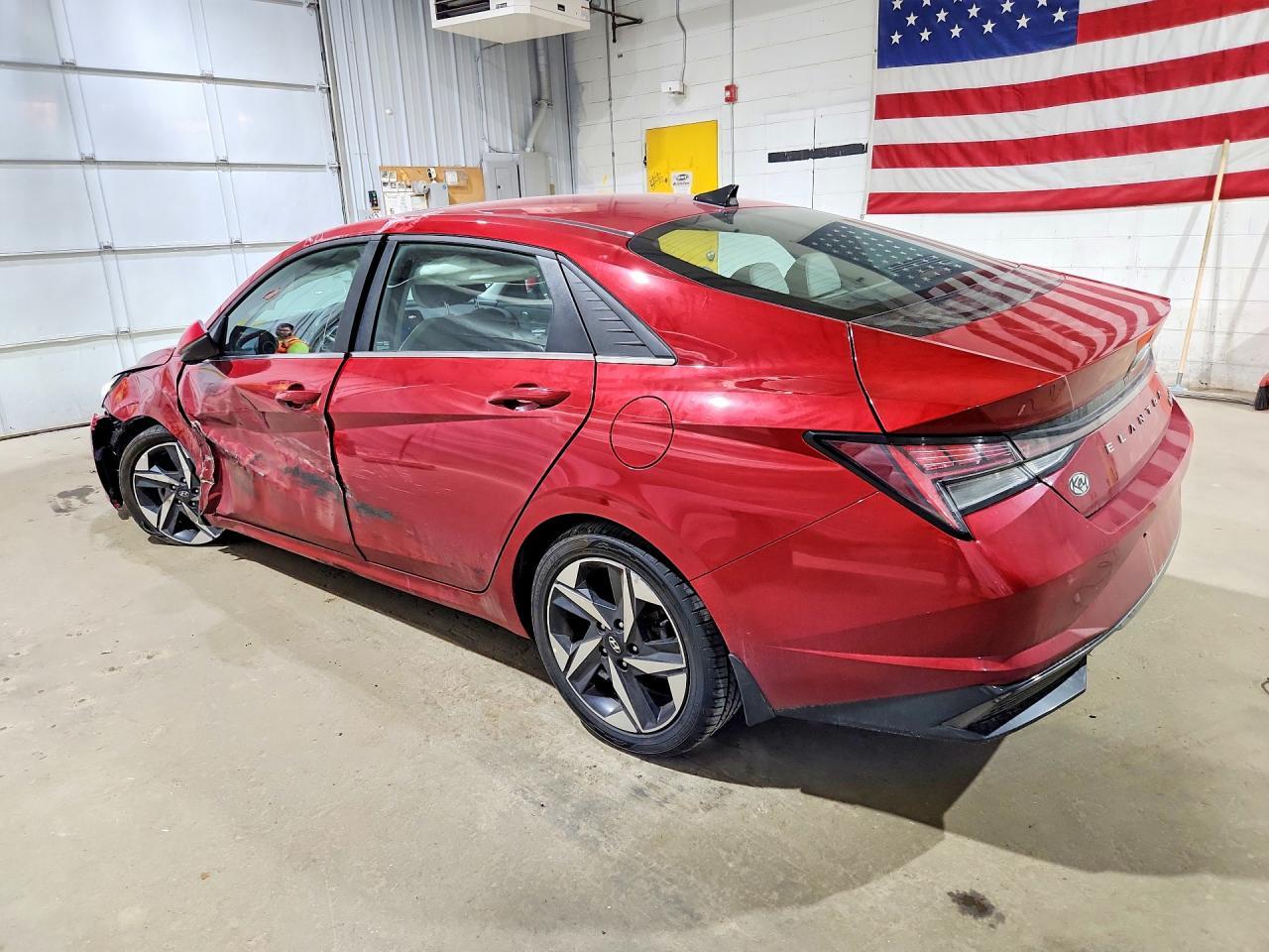 2021 Hyundai Elantra Limited - Фото 2