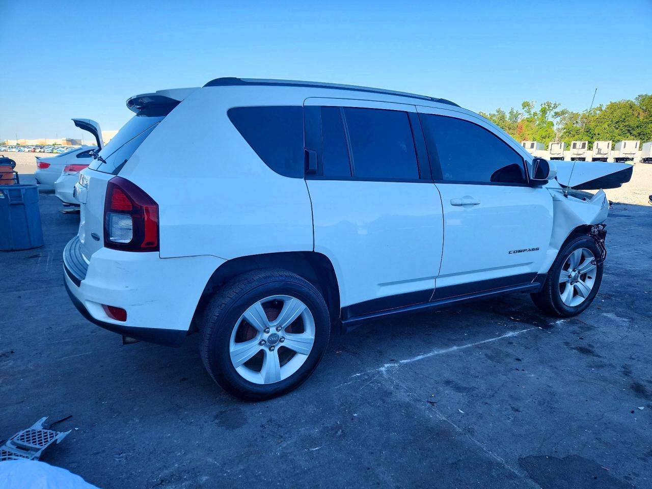 2016 Jeep Compass Latitude - Фото 3
