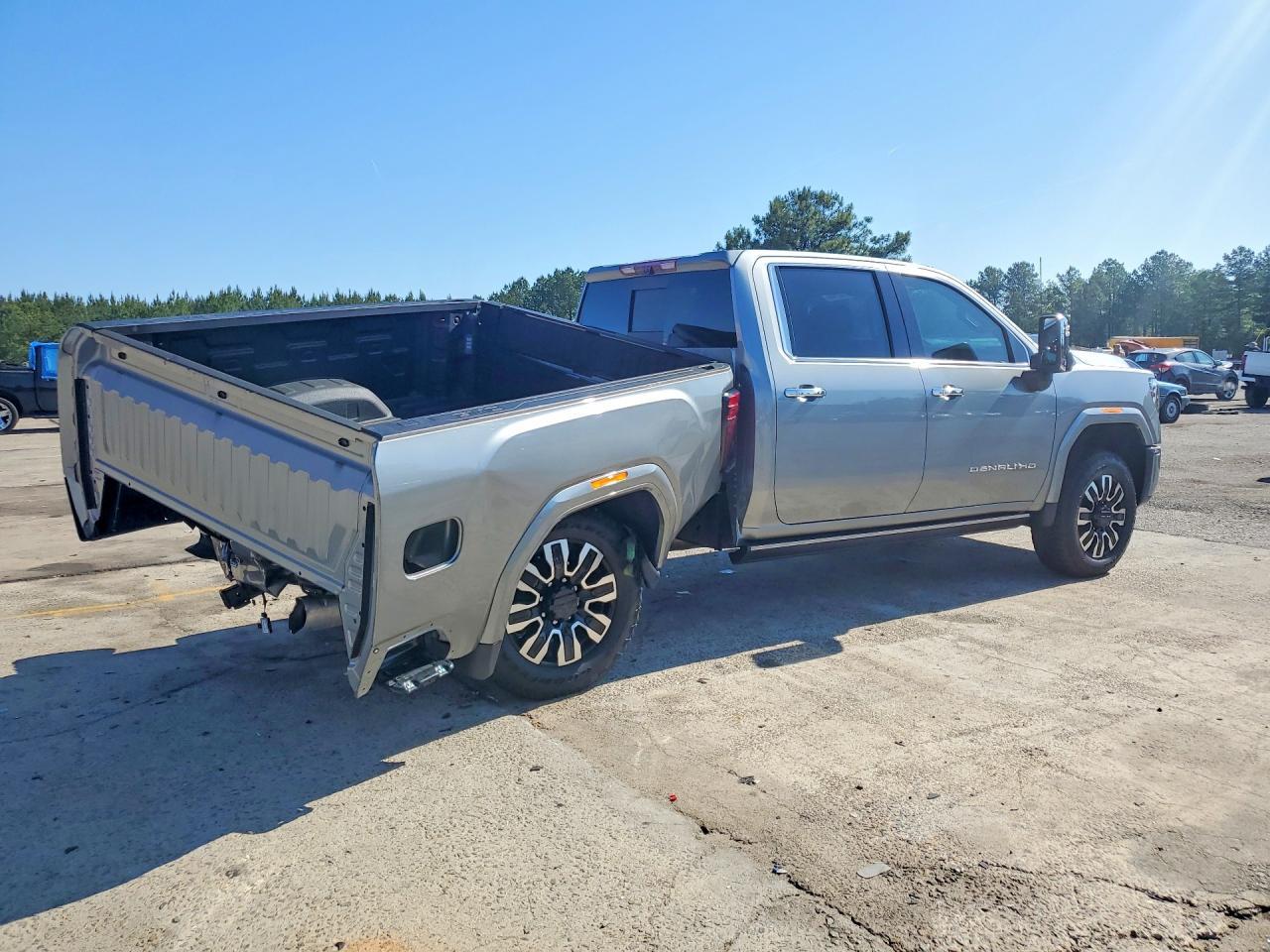 2026 GMC Sierra K2500 Denali Ultimate - Фото 3