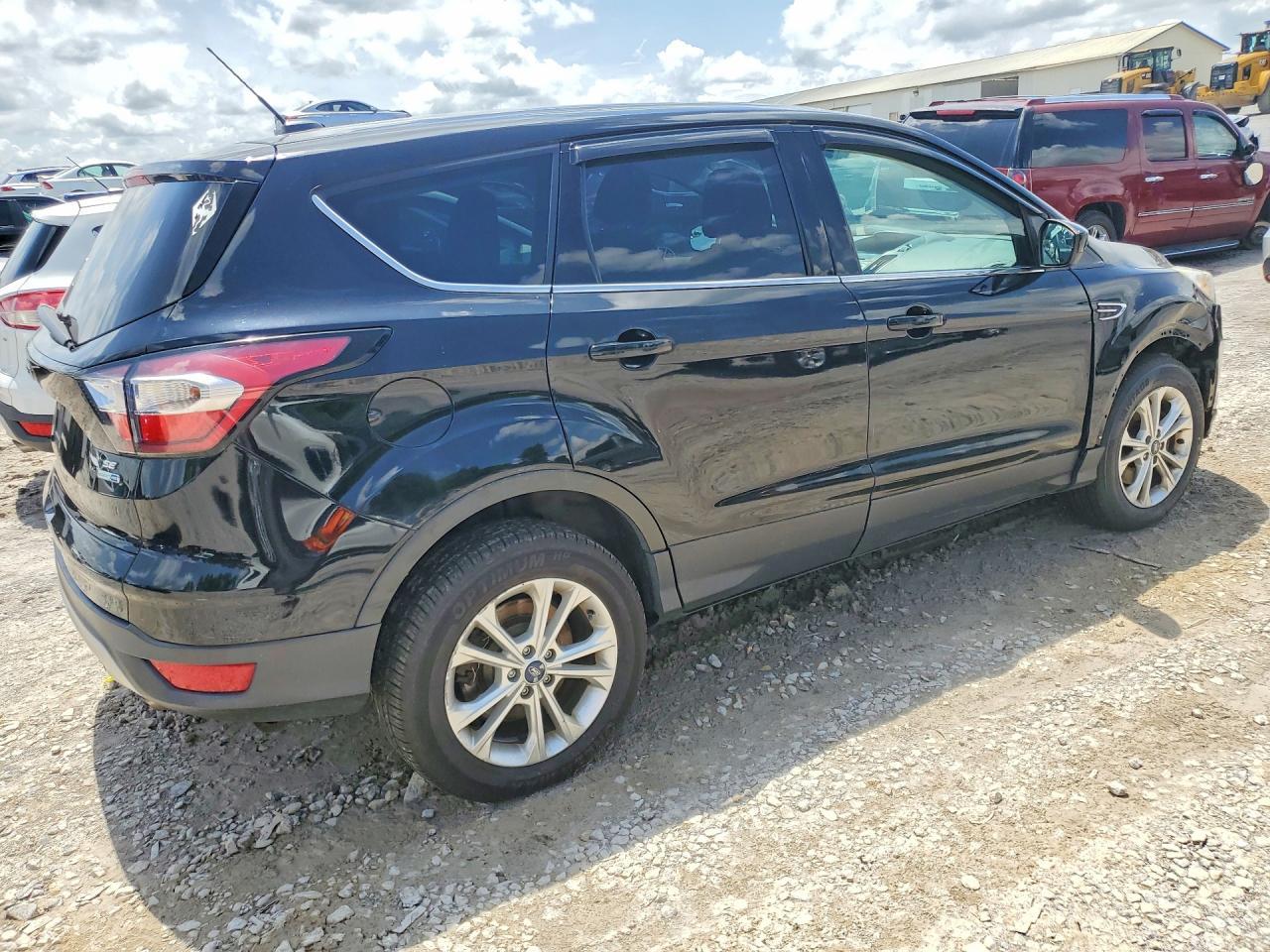 2017 Ford Escape Se - Фото 3