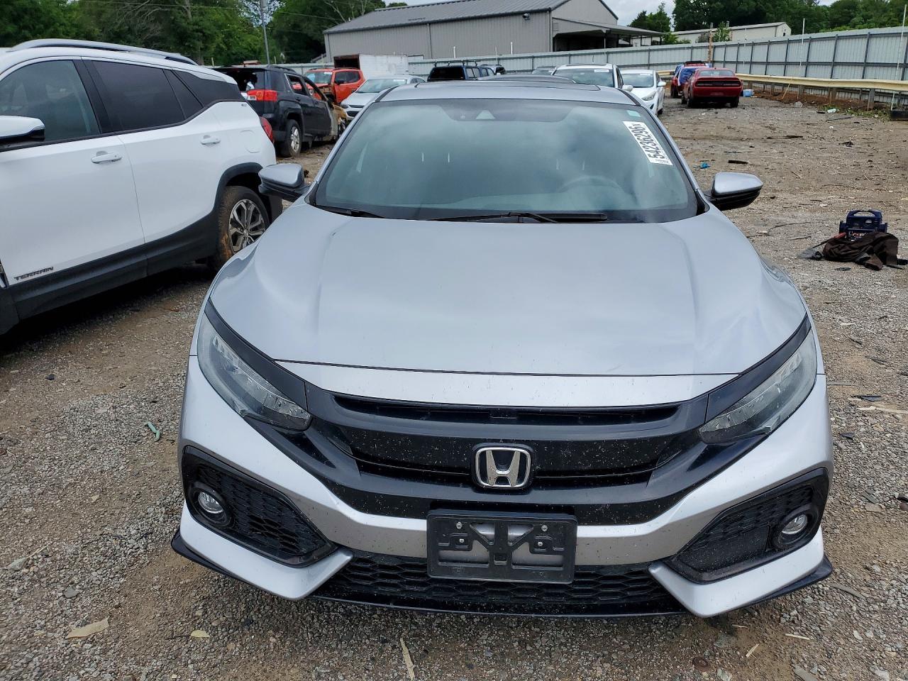 2018 Honda Civic Sport Touring - Image 5